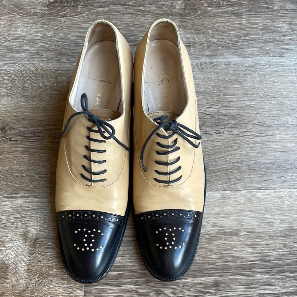 CHANEL heeled oxfords